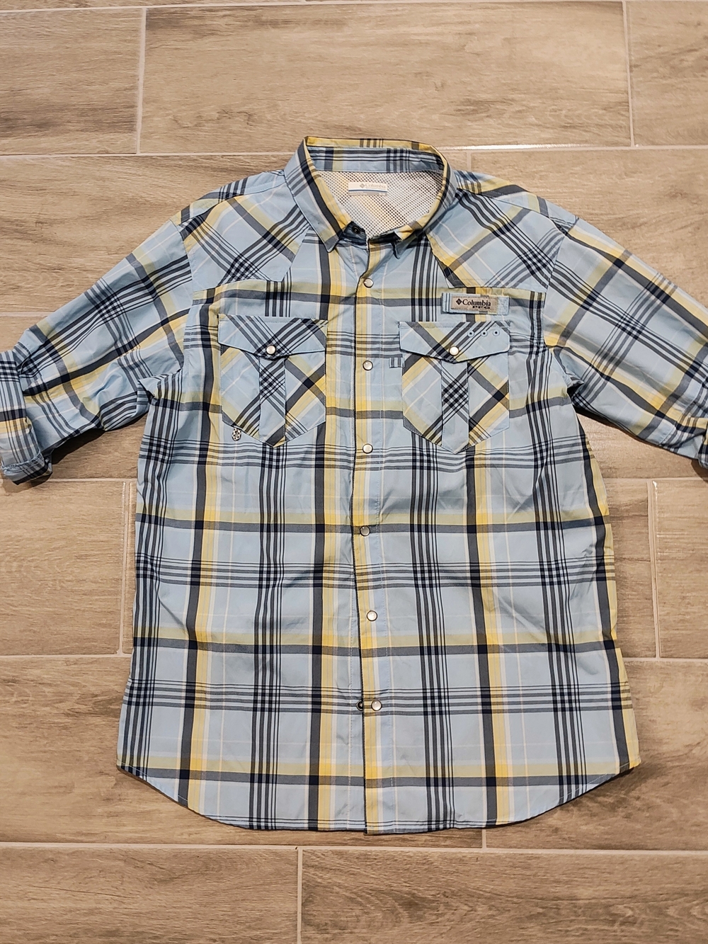 Columbia Men’s Light Blue & Yellow Plaid Button-Up Shirt